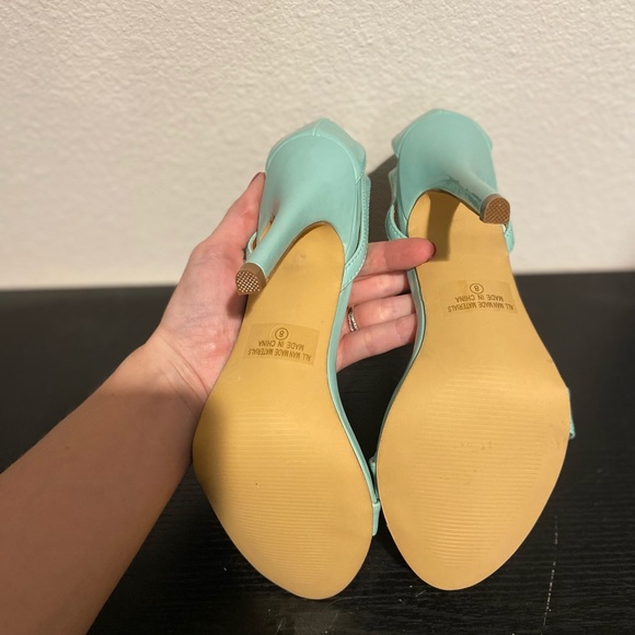 NWOT X2B Strappy Heels- Tiffany Blue Size 8 - Picture 5 of 6